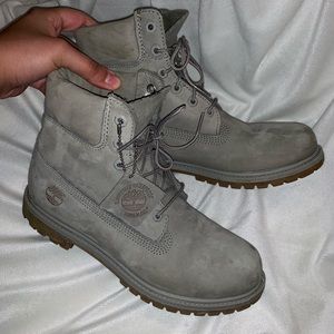 WOMENS TIMBERLAND SUEDE BOOTS